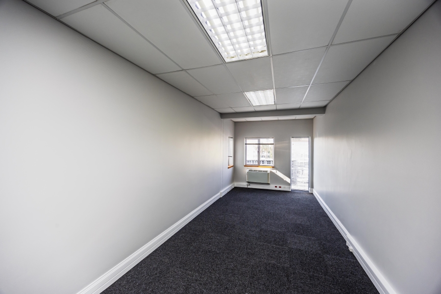 To Let Commercial Property for Rent in Selborne Eastern Cape